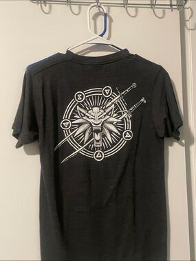 Gray and white womens short sleeve T-shirt size small